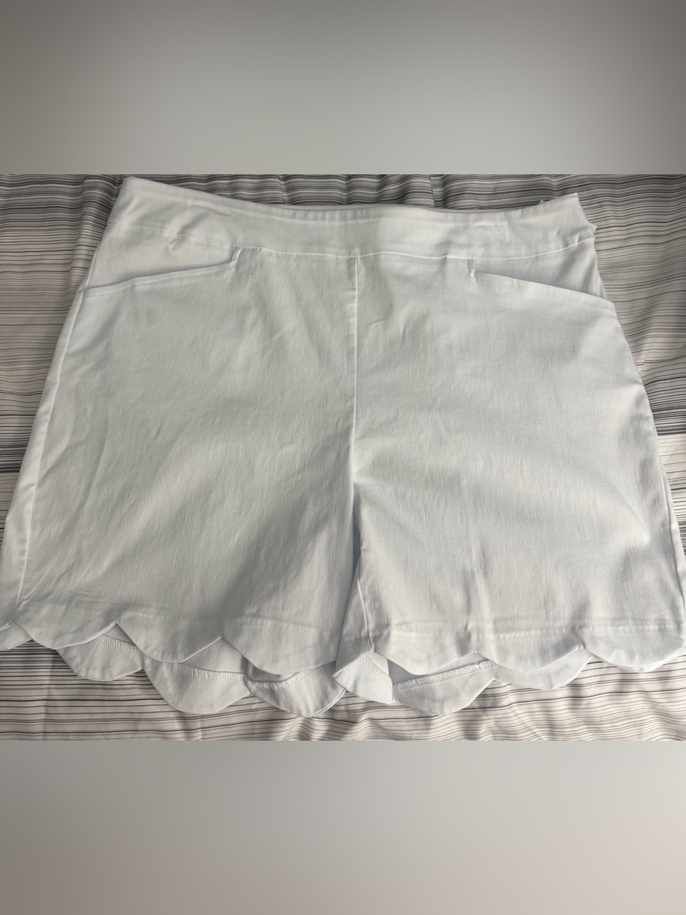 High-Waist White Scallop Hem Shorts